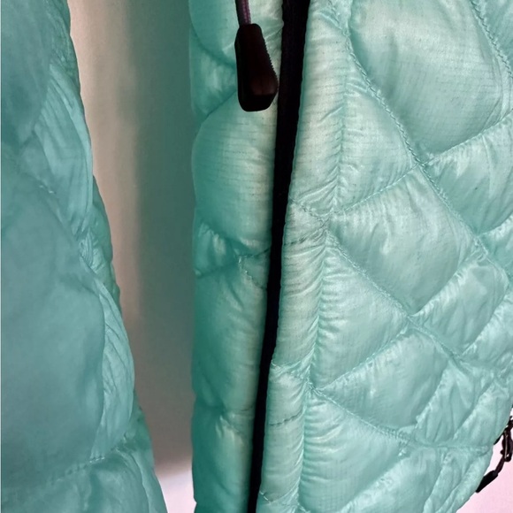 NORTH FACE Thermoball Jacket. Cruelty-Free. - Picture 8 of 10